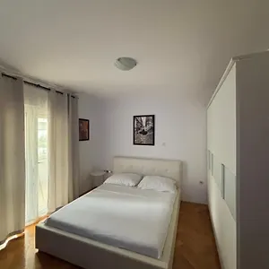 Apartament Mladeng, Trogir
